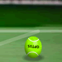 Spielen  Tennis Ball in der Luft